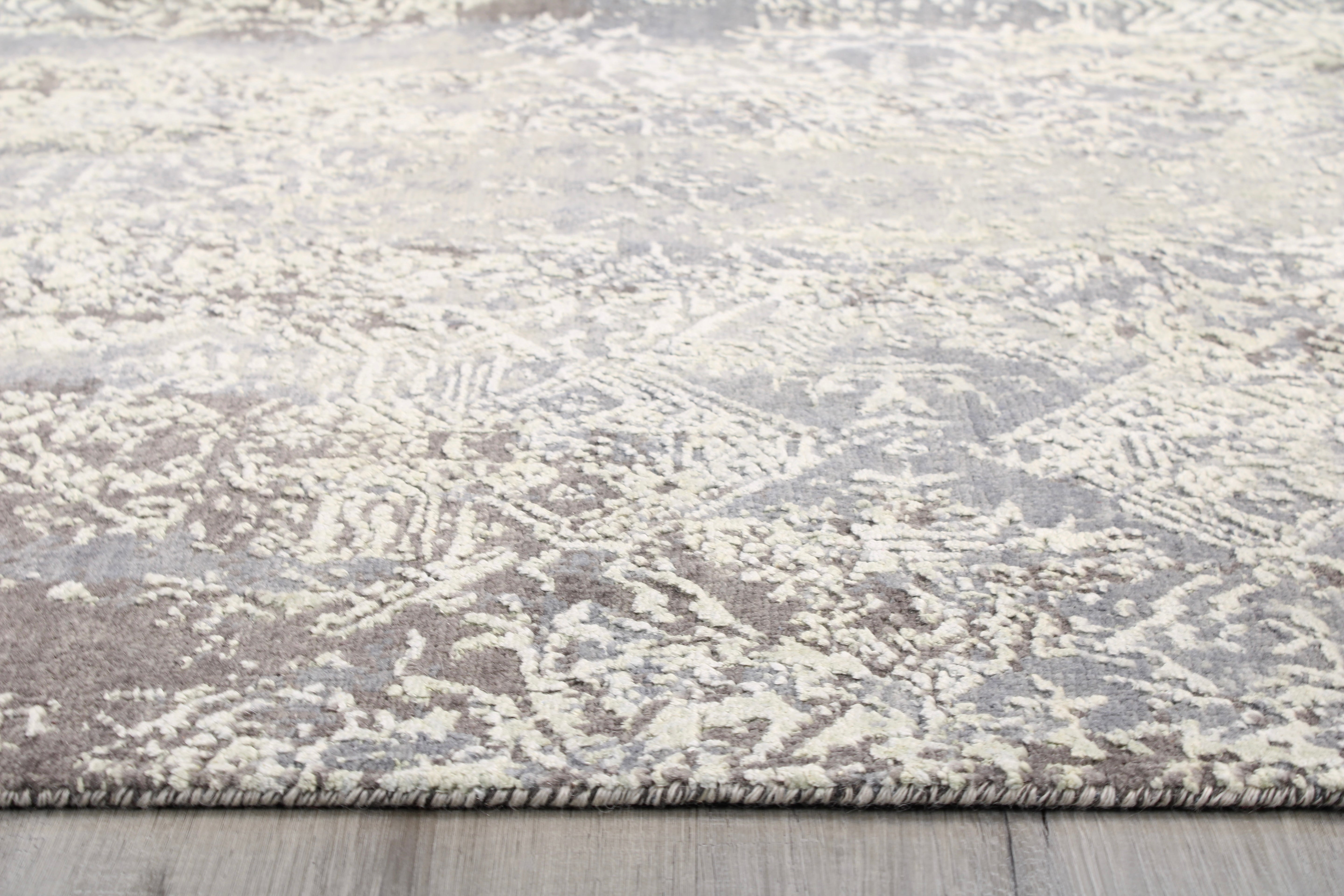 Ikat Modern 8'1" x 10'3" - M7688-31 Area Rug