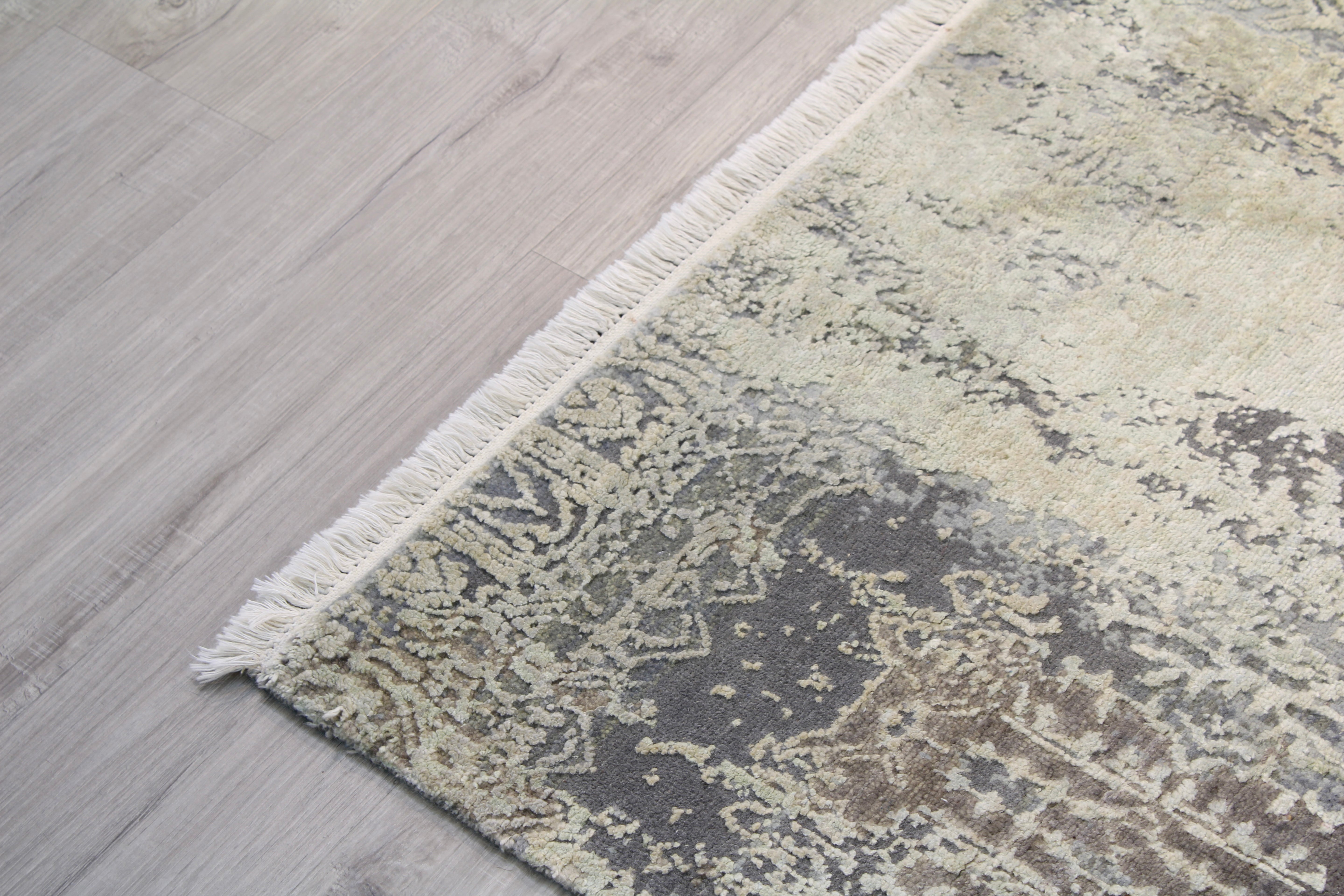 Ikat Modern 8'1" x 10'3" - M7688-31 Area Rug