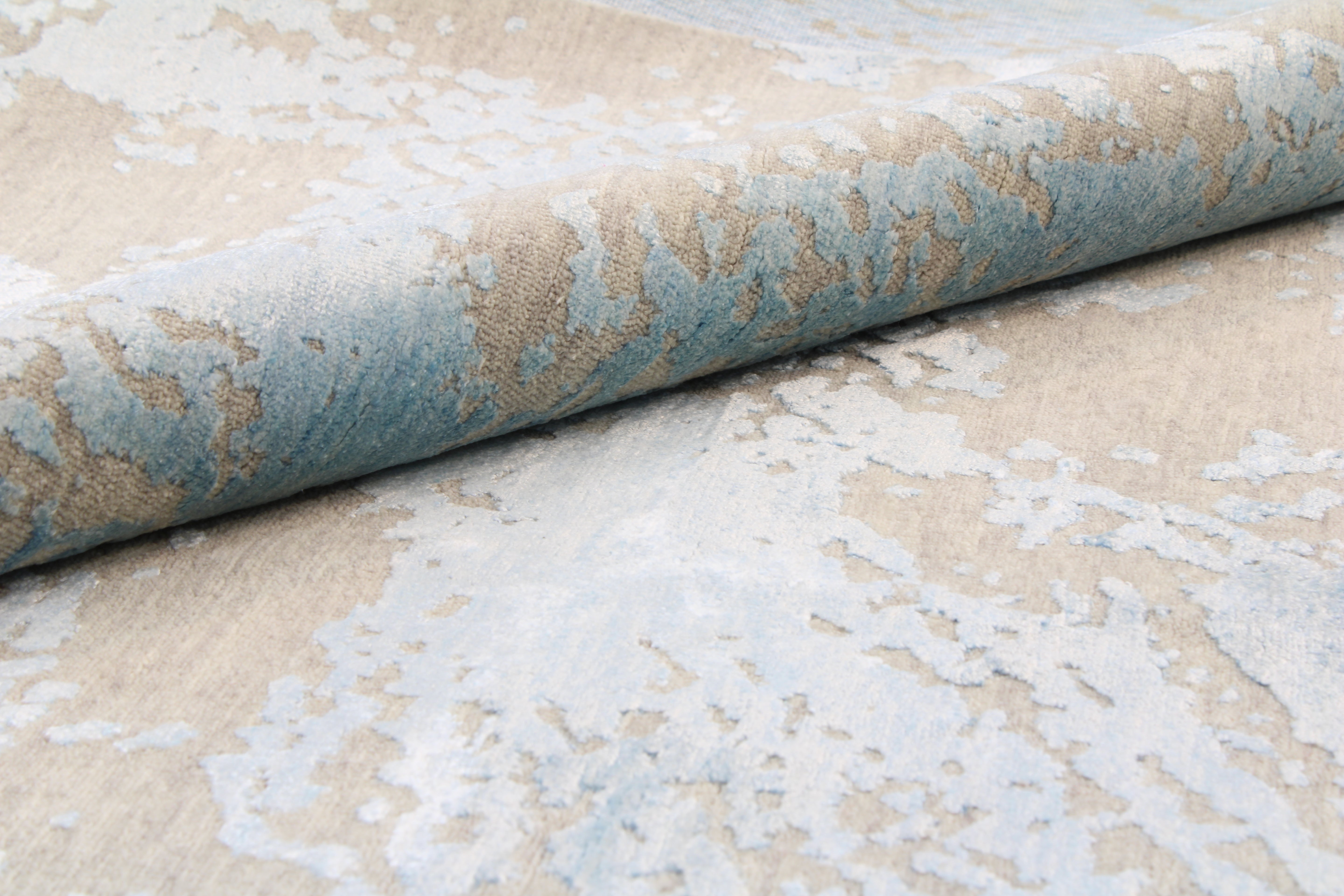 Indo Modern 8'1" x 10'1"