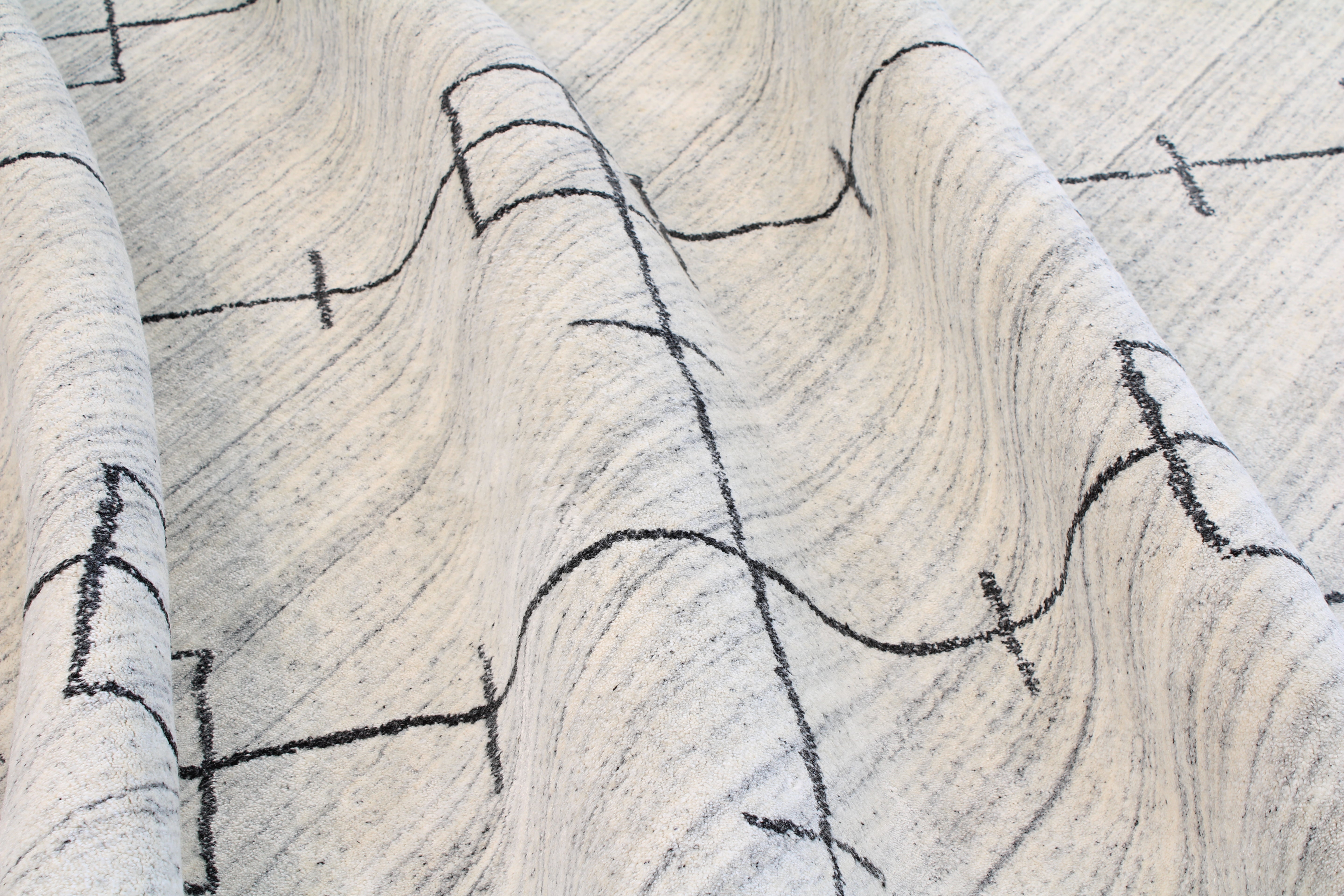 Indo Modern 8'1" x 10'1"