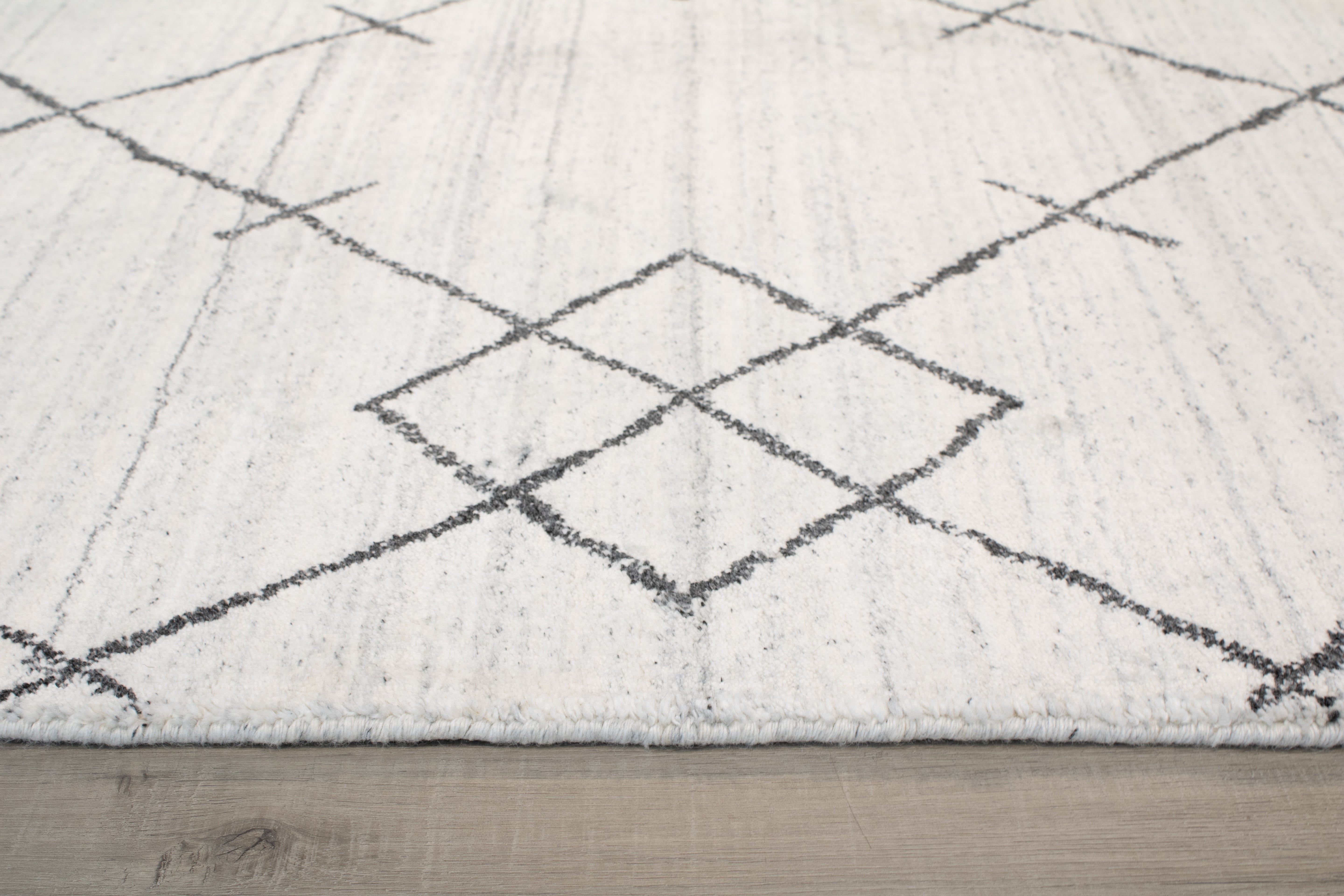 Indo Modern 8'1" x 10'1"