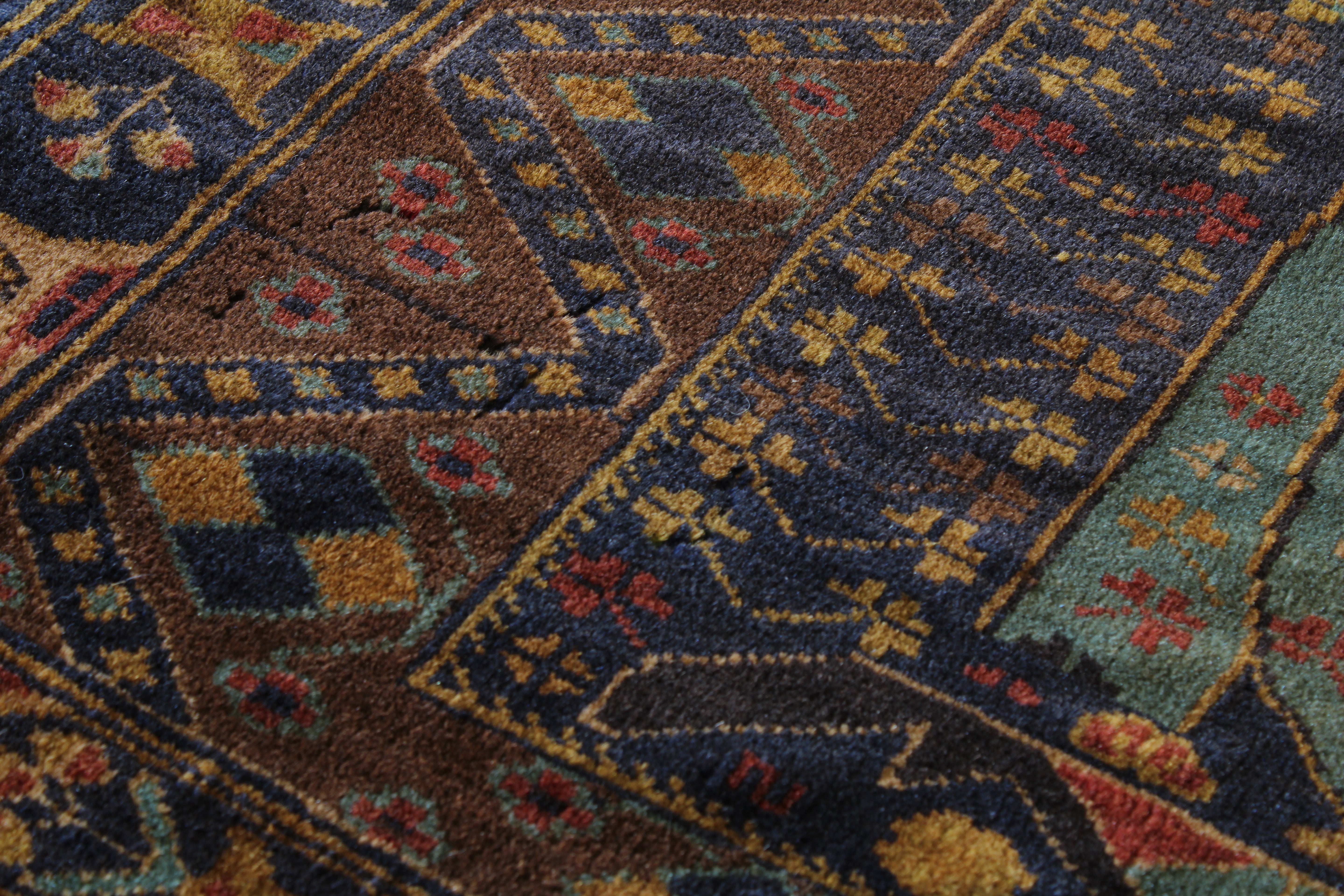 Persian Pictorial 3'9" x 6'8"