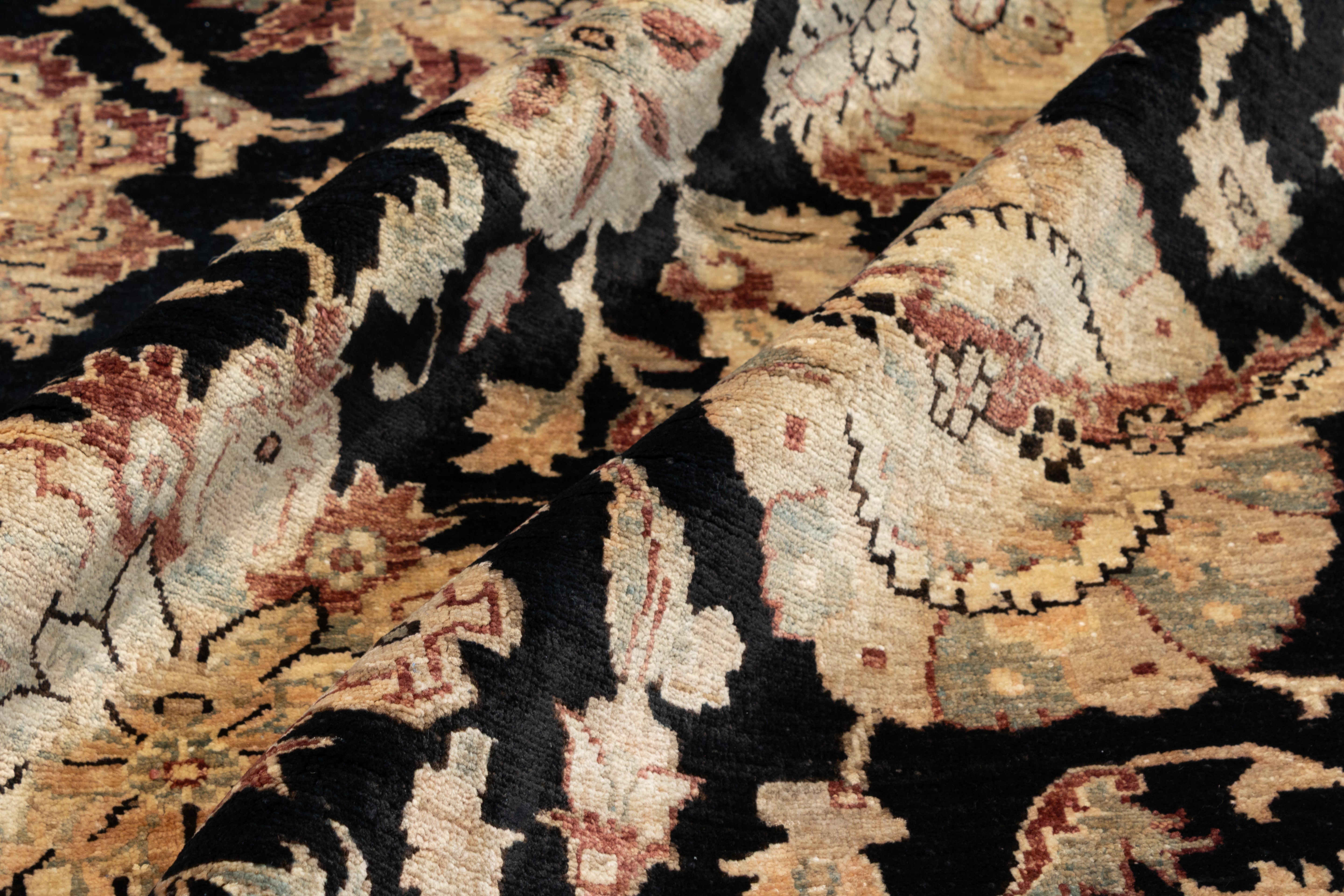 Pakistan 8'1" x 9'10"