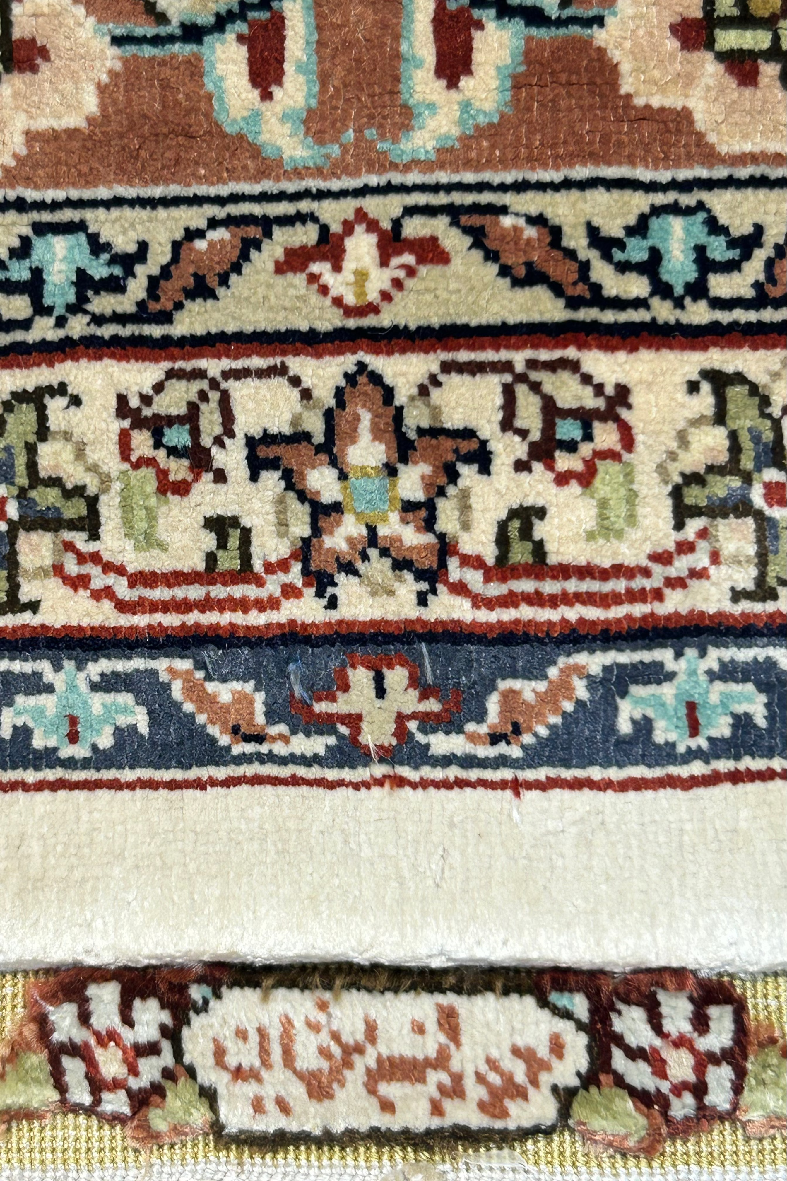 Persian Qum 4'7" x 6'8"