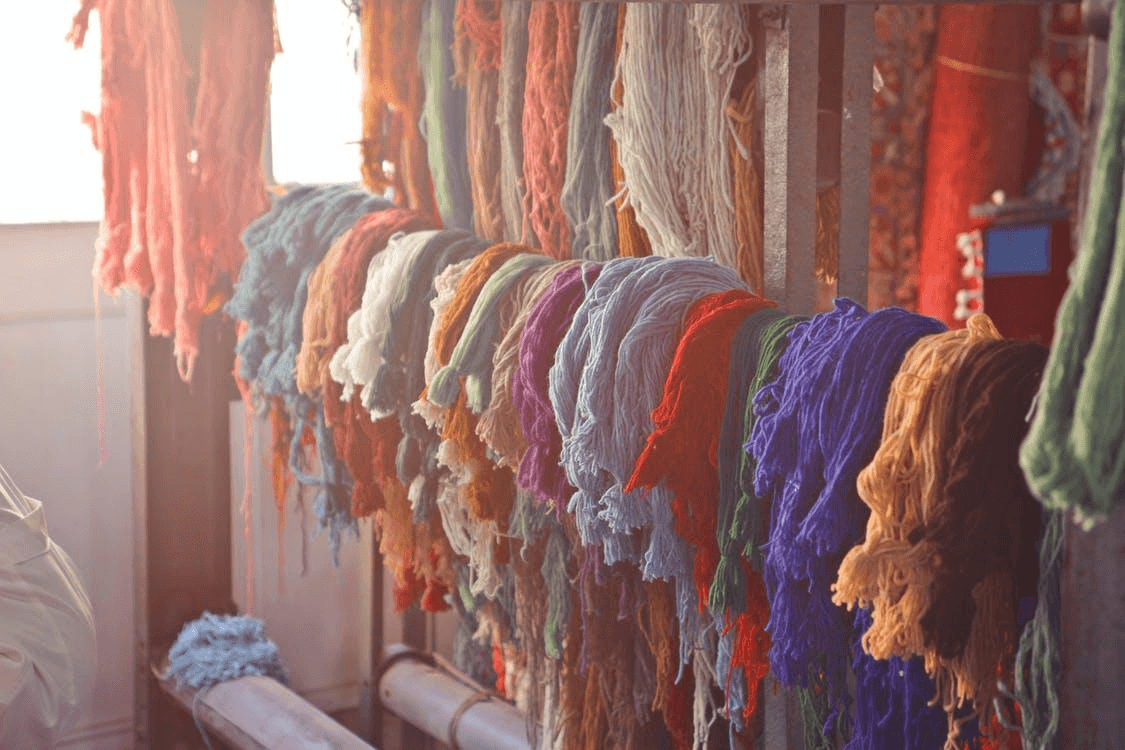 Choosing a Colorful Rug – What You Should Look For - Modern Rug Importers