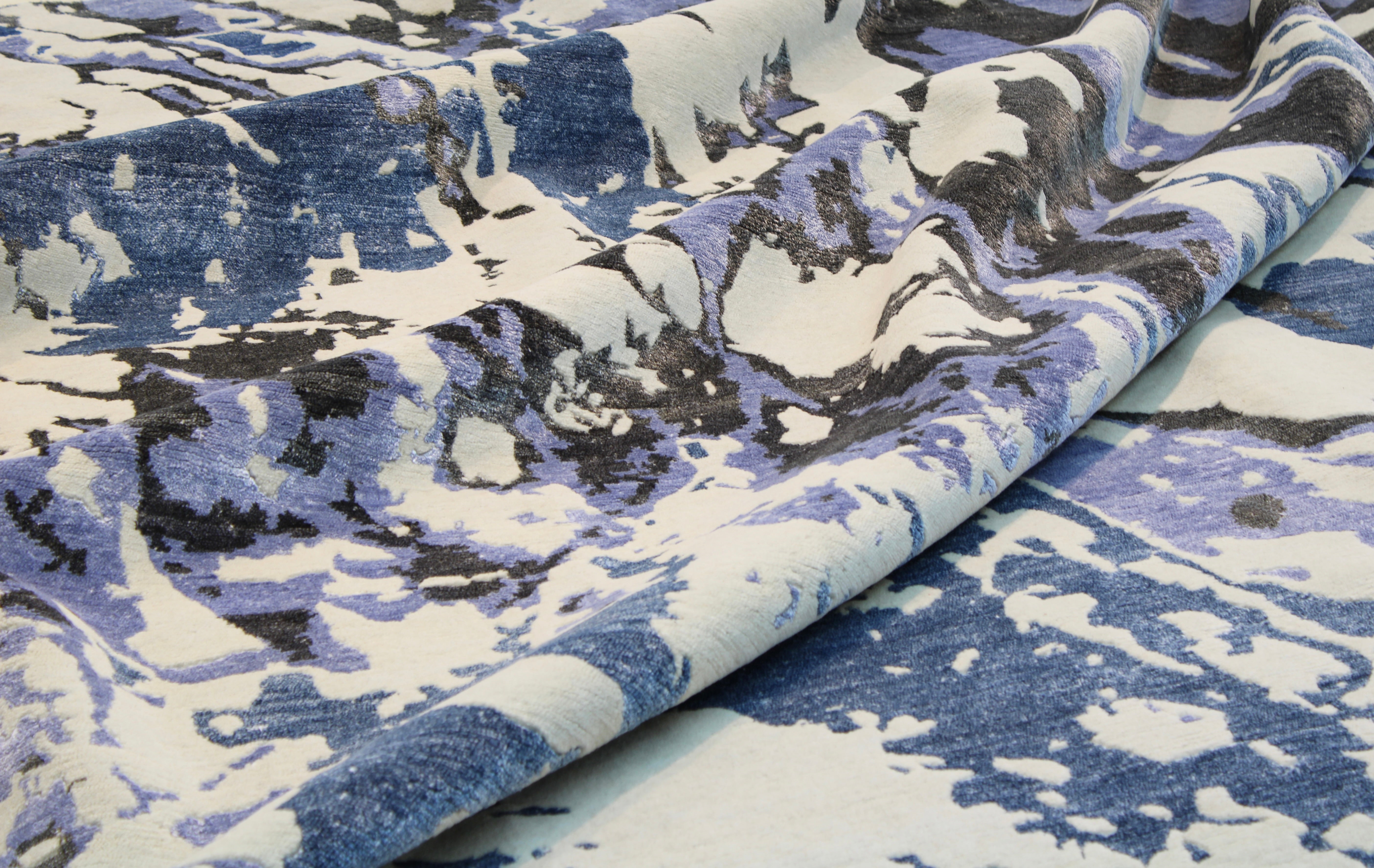 Indo Modern 8'2" x 10'