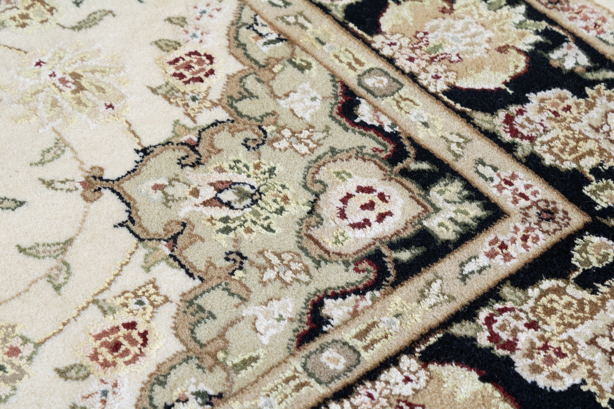 Sino Tabriz 3'9" x 5'9"