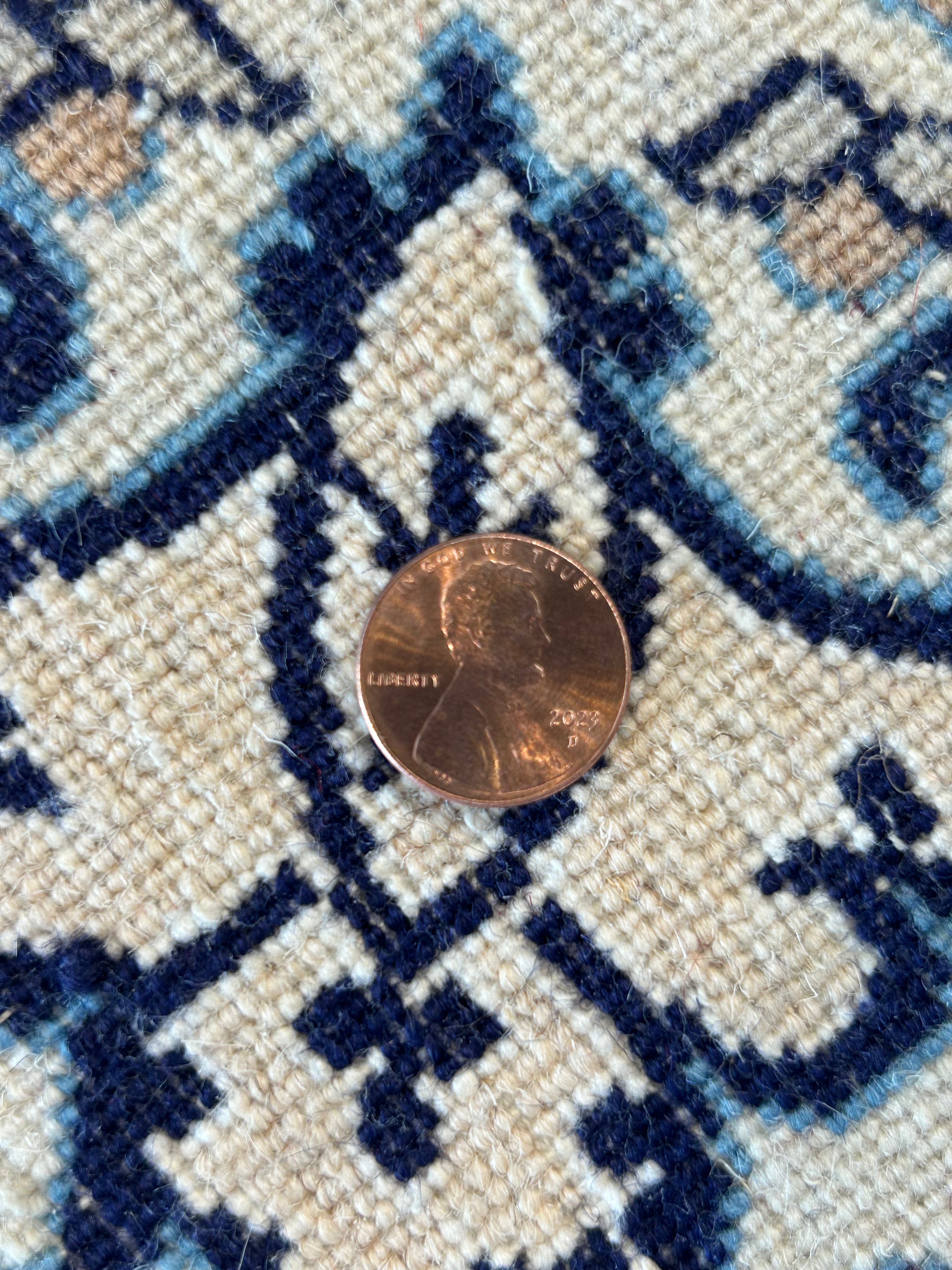 Persian Nain 3'11" Round