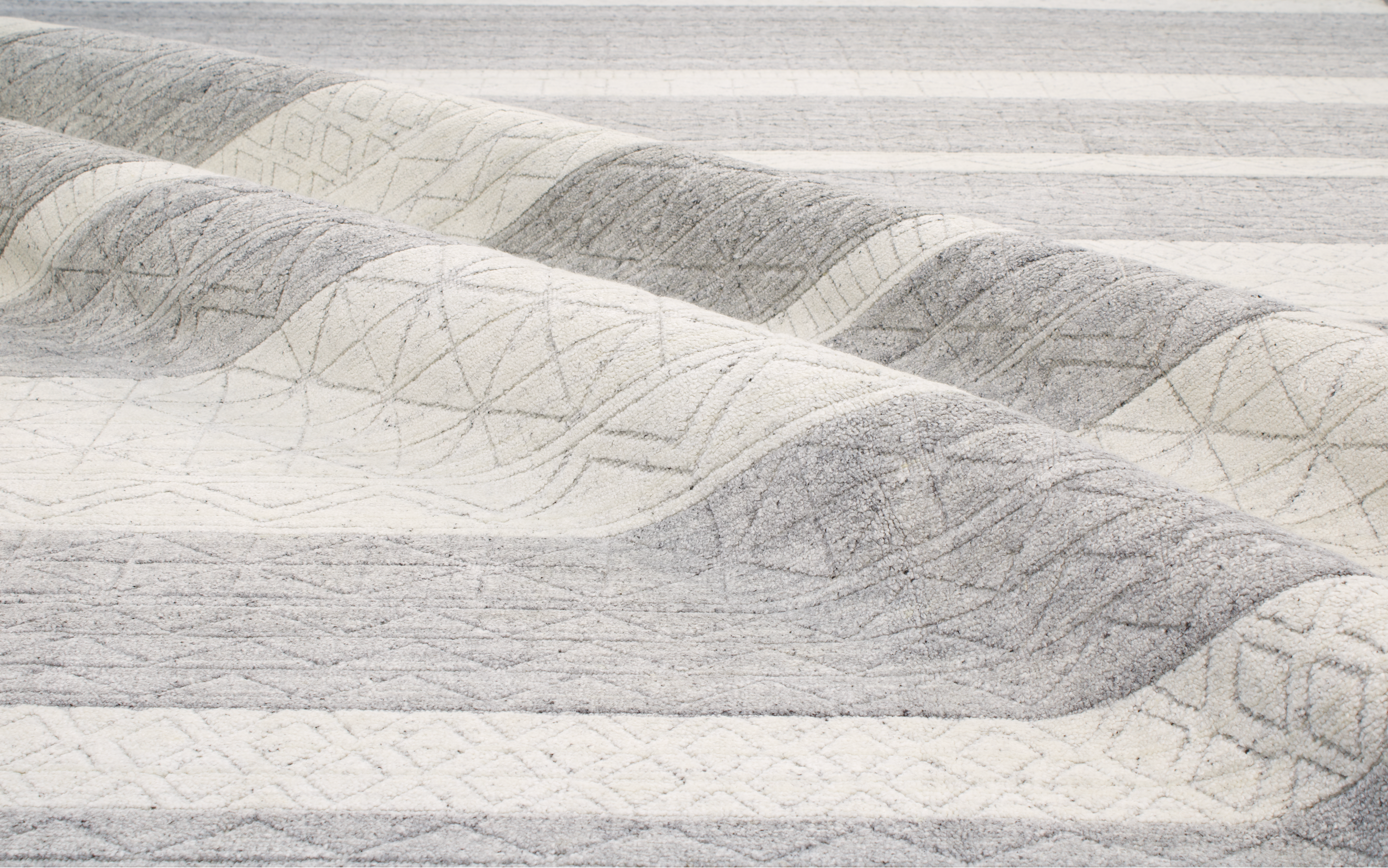 Indo Modern 8'1" x 10'1"